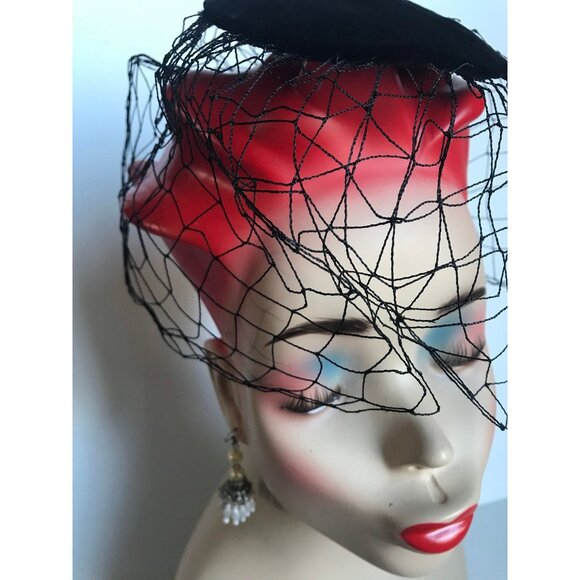 Vintage BEST & CO. Fifth Ave. Debbie Fascinator Black Velvet Hat Black Netting